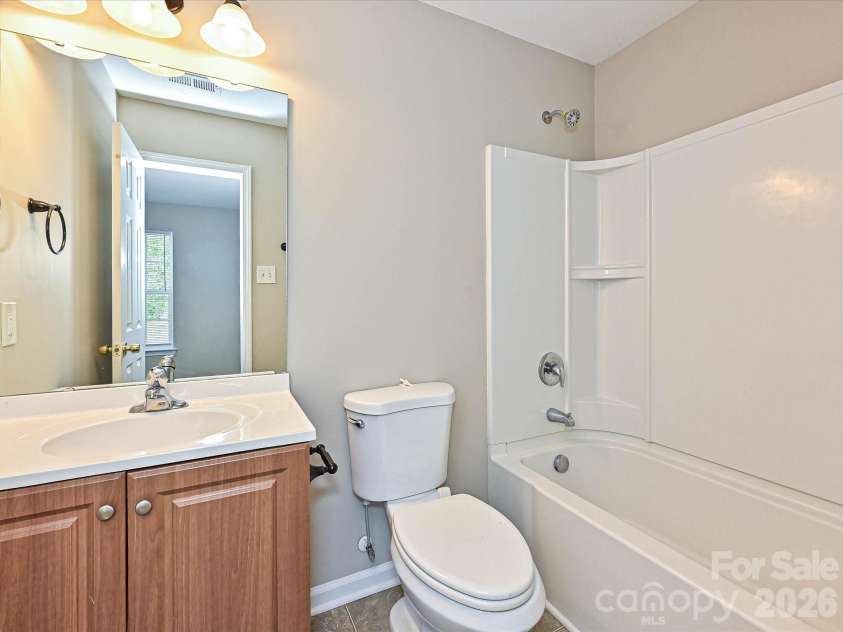 8318 Rockmoor Ridge Road, Charlotte, NC 28215.  MLS# CAR4425119, YatesRealty ID 51116. 3rd Full Bathroom