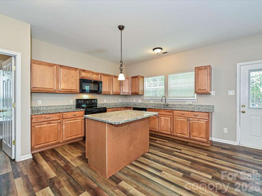8318 Rockmoor Ridge Road, Charlotte, NC 28215.  MLS# CAR4425119, YatesRealty ID 51116. 
