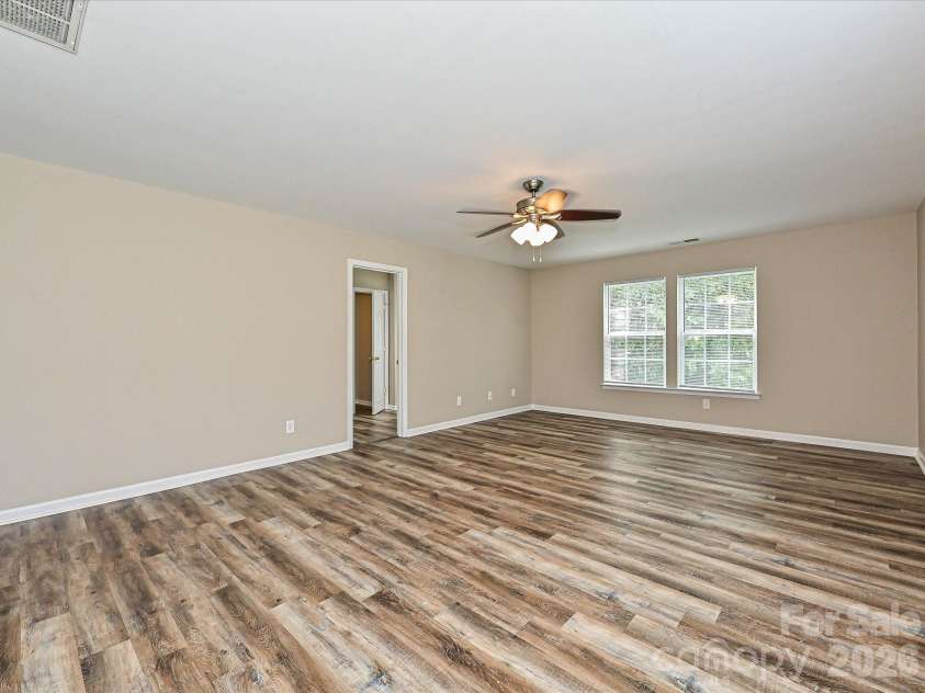 8318 Rockmoor Ridge Road, Charlotte, NC 28215.  MLS# CAR4425119, YatesRealty ID 51116. 