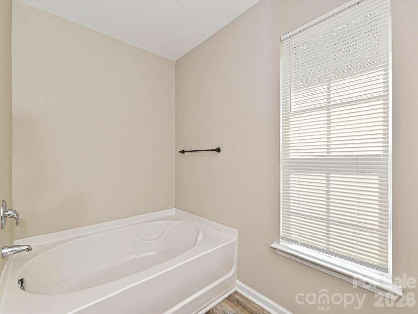 8318 Rockmoor Ridge Road, Charlotte, NC 28215.  MLS# CAR4425119, YatesRealty ID 51116. 
