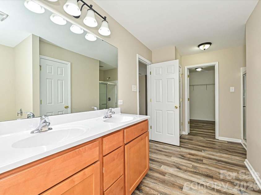 8318 Rockmoor Ridge Road, Charlotte, NC 28215.  MLS# CAR4425119, YatesRealty ID 51116. 