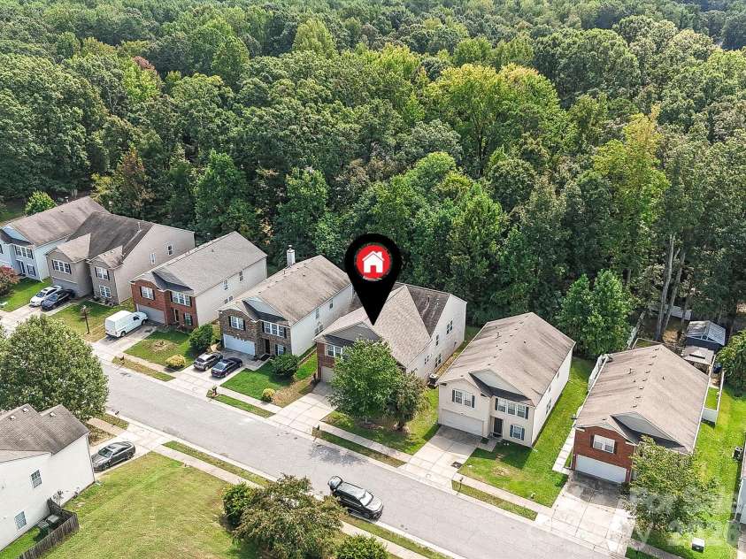 8318 Rockmoor Ridge Road, Charlotte, NC 28215.  MLS# CAR4425119, YatesRealty ID 51116. 