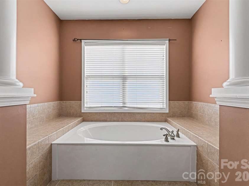 114 Inlet Point Drive, Tega Cay, SC 29708.  MLS# CAR4432207, YatesRealty ID 5112. 
