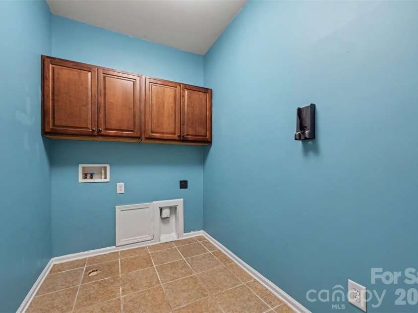 114 Inlet Point Drive, Tega Cay, SC 29708.  MLS# CAR4432207, YatesRealty ID 5112. 