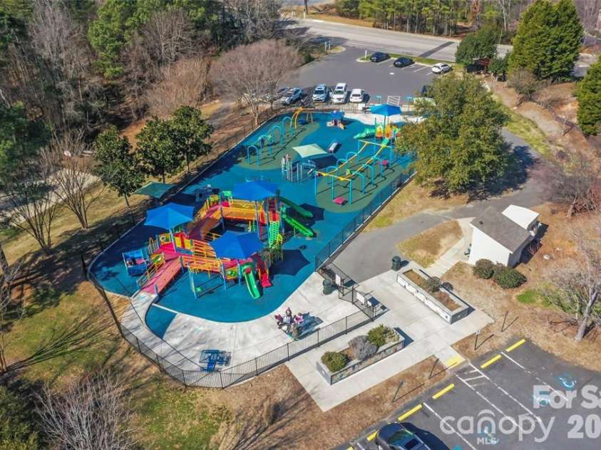 114 Inlet Point Drive, Tega Cay, SC 29708.  MLS# CAR4432207, YatesRealty ID 5112. 