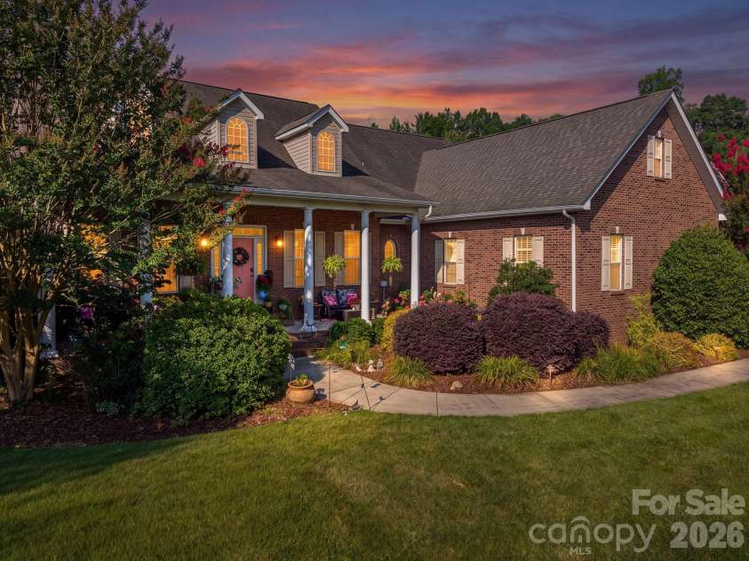 961 Colleton Meadow Drive, Clover, SC 29710.  MLS# CAR4402117, YatesRealty ID 51124. 