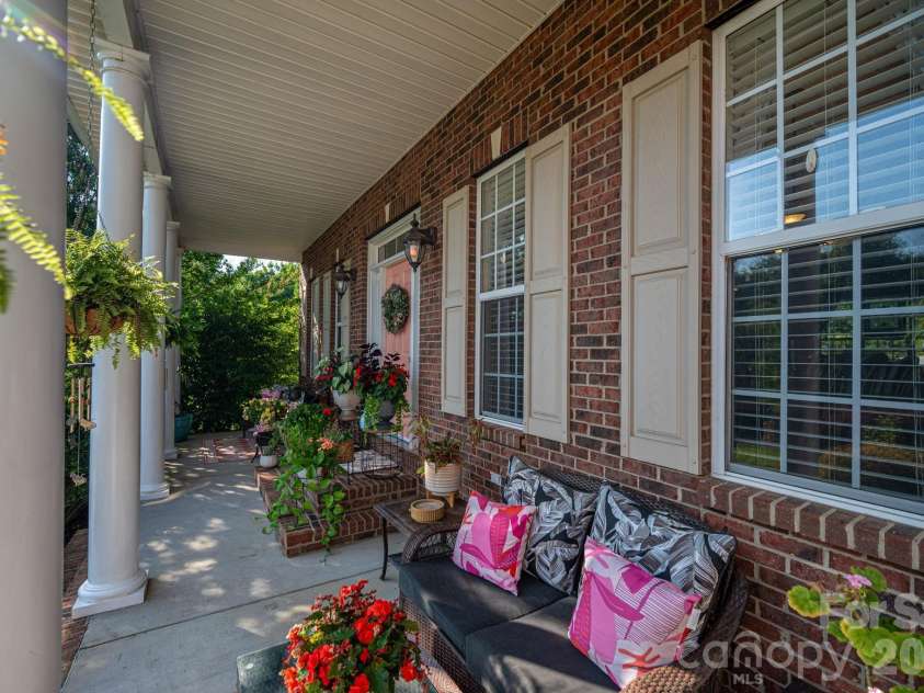 961 Colleton Meadow Drive, Clover, SC 29710.  MLS# CAR4402117, YatesRealty ID 51124. 