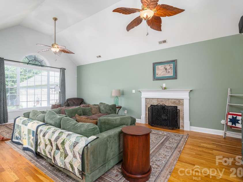 961 Colleton Meadow Drive, Clover, SC 29710.  MLS# CAR4402117, YatesRealty ID 51124. 