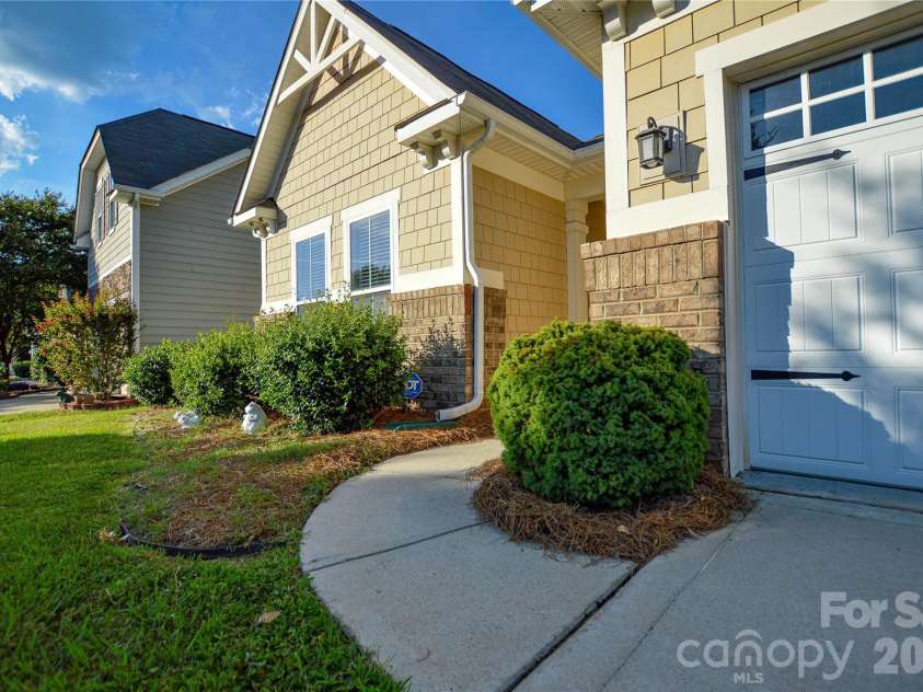 6720 Eastfield Park Drive, Charlotte, NC 28269.  MLS# CAR4375584, YatesRealty ID 51126. 