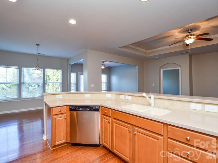 6720 Eastfield Park Drive, Charlotte, NC 28269.  MLS# CAR4375584, YatesRealty ID 51126. 