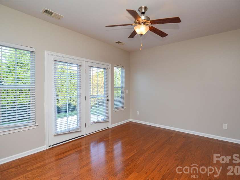 6720 Eastfield Park Drive, Charlotte, NC 28269.  MLS# CAR4375584, YatesRealty ID 51126. 