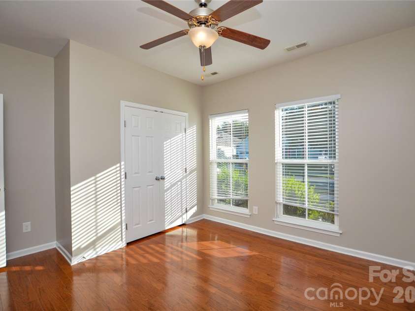 6720 Eastfield Park Drive, Charlotte, NC 28269.  MLS# CAR4375584, YatesRealty ID 51126. 