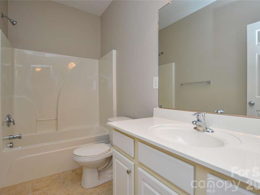 6720 Eastfield Park Drive, Charlotte, NC 28269.  MLS# CAR4375584, YatesRealty ID 51126. 