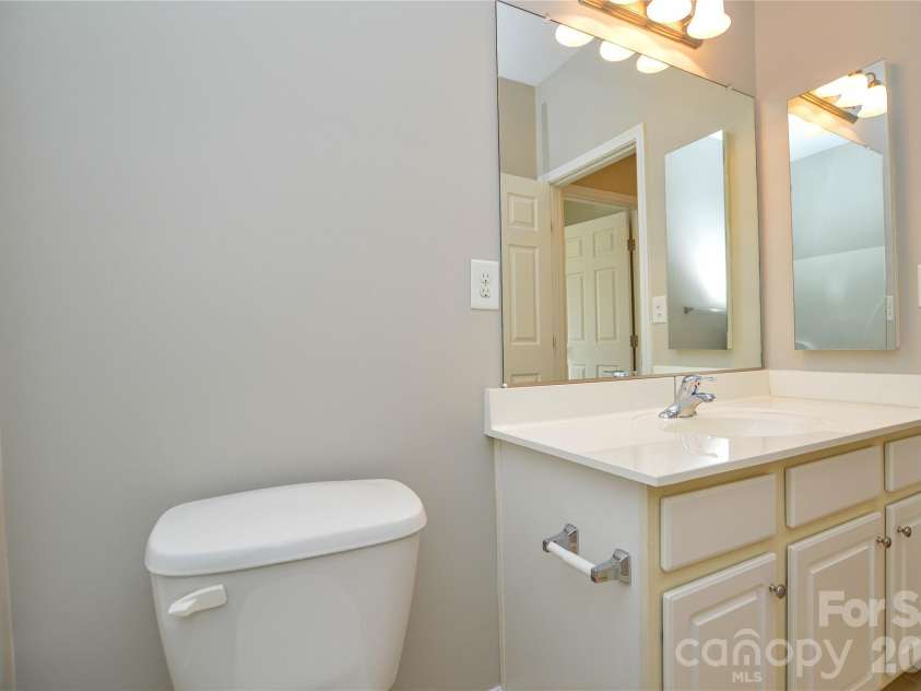 6720 Eastfield Park Drive, Charlotte, NC 28269.  MLS# CAR4375584, YatesRealty ID 51126. 
