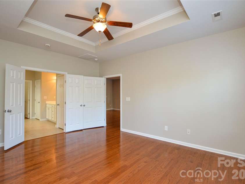 6720 Eastfield Park Drive, Charlotte, NC 28269.  MLS# CAR4375584, YatesRealty ID 51126. 