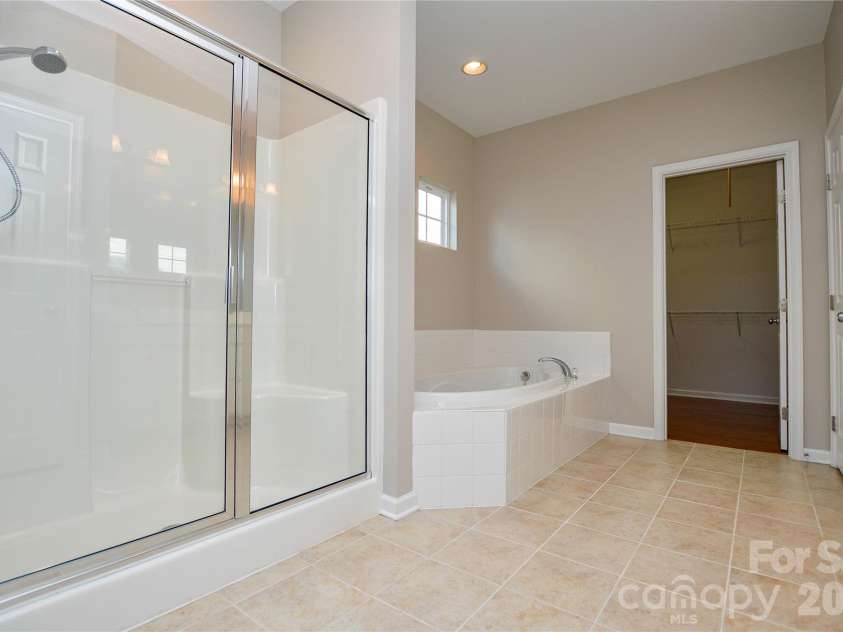 6720 Eastfield Park Drive, Charlotte, NC 28269.  MLS# CAR4375584, YatesRealty ID 51126. 
