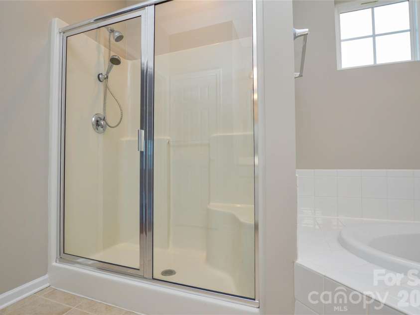 6720 Eastfield Park Drive, Charlotte, NC 28269.  MLS# CAR4375584, YatesRealty ID 51126. 