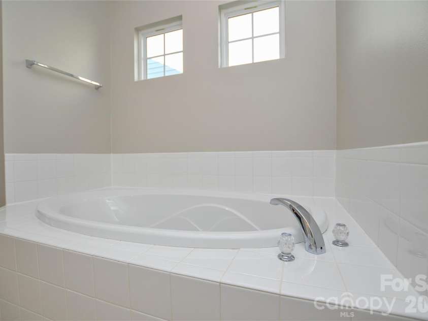 6720 Eastfield Park Drive, Charlotte, NC 28269.  MLS# CAR4375584, YatesRealty ID 51126. 