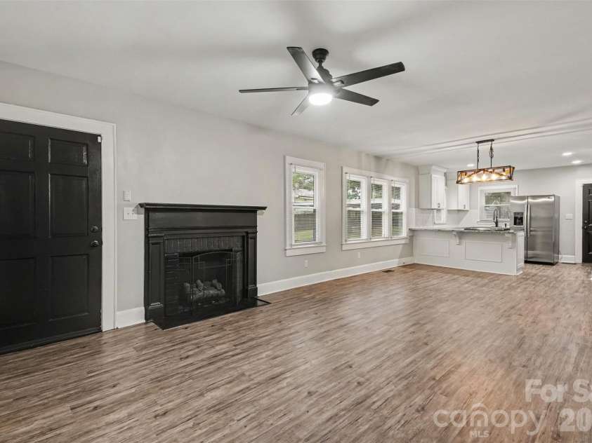 1521 Blackwood Street, Gastonia, NC 28052.  MLS# CAR4420780, YatesRealty ID 51127. 