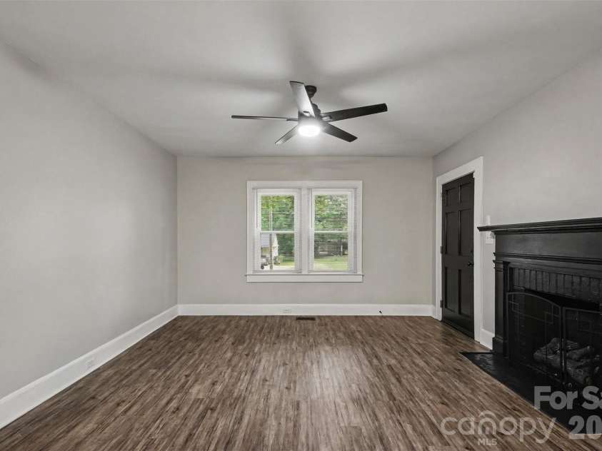 1521 Blackwood Street, Gastonia, NC 28052.  MLS# CAR4420780, YatesRealty ID 51127. 