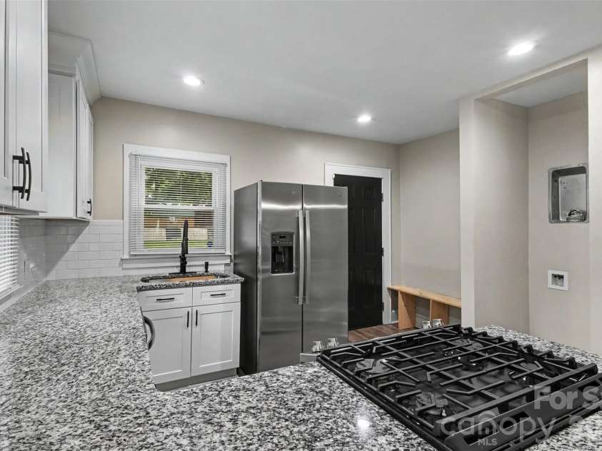 1521 Blackwood Street, Gastonia, NC 28052.  MLS# CAR4420780, YatesRealty ID 51127. 
