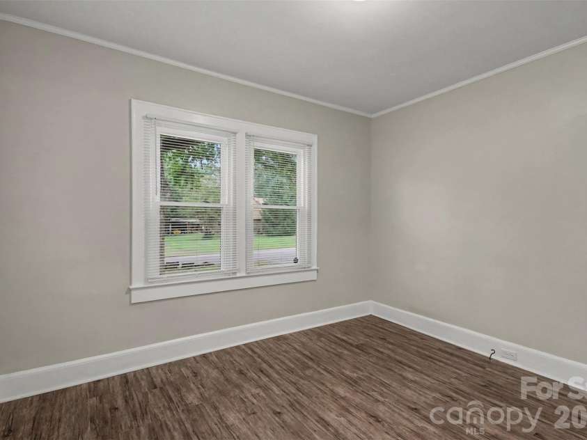1521 Blackwood Street, Gastonia, NC 28052.  MLS# CAR4420780, YatesRealty ID 51127. 