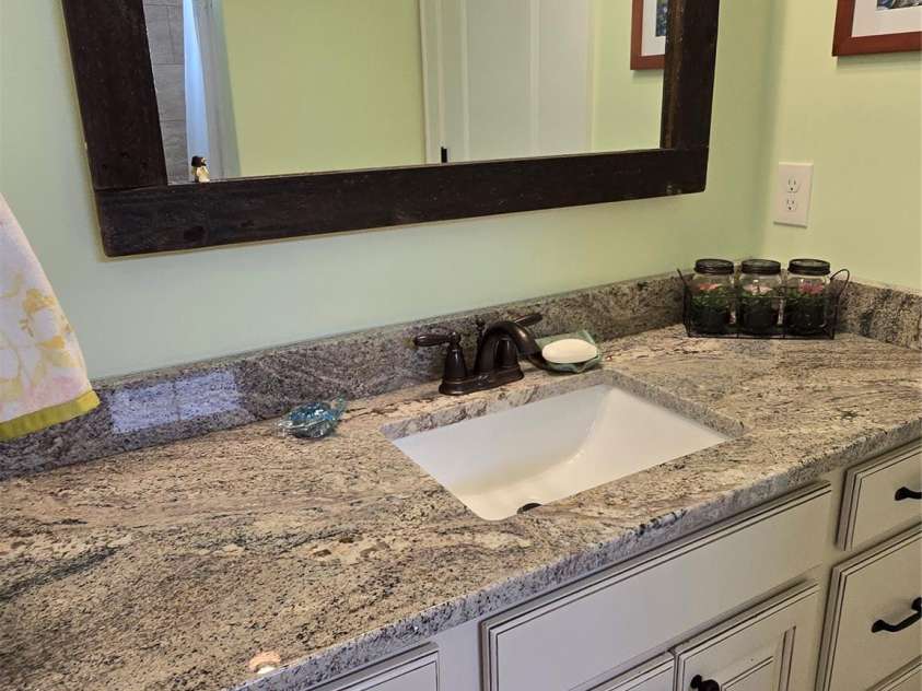 173 Pisgah Ridge Trail, Mills River, NC 28759.  MLS# CAR4423490, YatesRealty ID 51128. Guest bath
