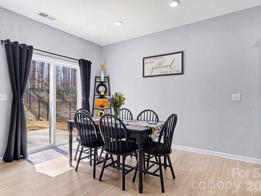 310 Hamptons Cove Road, Troutman, NC 28166.  MLS# CAR4355239, YatesRealty ID 5113. Breakfast nook