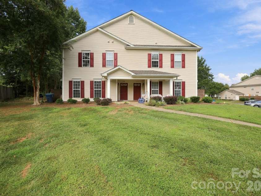 127 Pinewood Lane, Bermuda Run, NC 27006.  MLS# CAR4423822, YatesRealty ID 51130. 