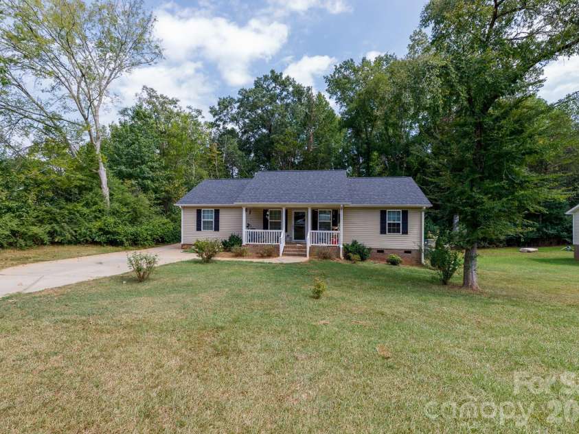 2246 Pacer Drive, Lancaster, SC 29720.  MLS# CAR4424044, YatesRealty ID 51131. 