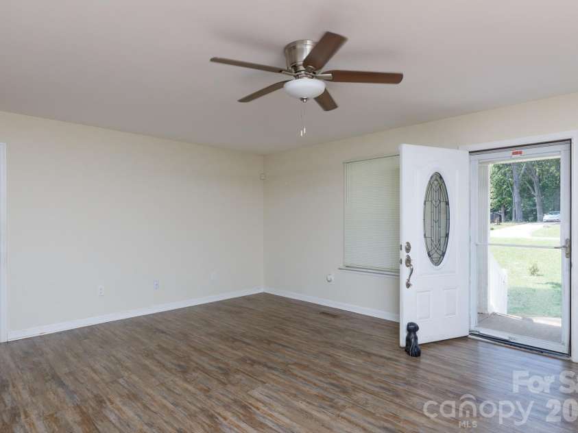 2246 Pacer Drive, Lancaster, SC 29720.  MLS# CAR4424044, YatesRealty ID 51131. 