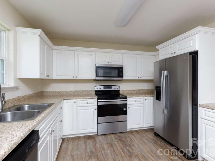 2246 Pacer Drive, Lancaster, SC 29720.  MLS# CAR4424044, YatesRealty ID 51131. 