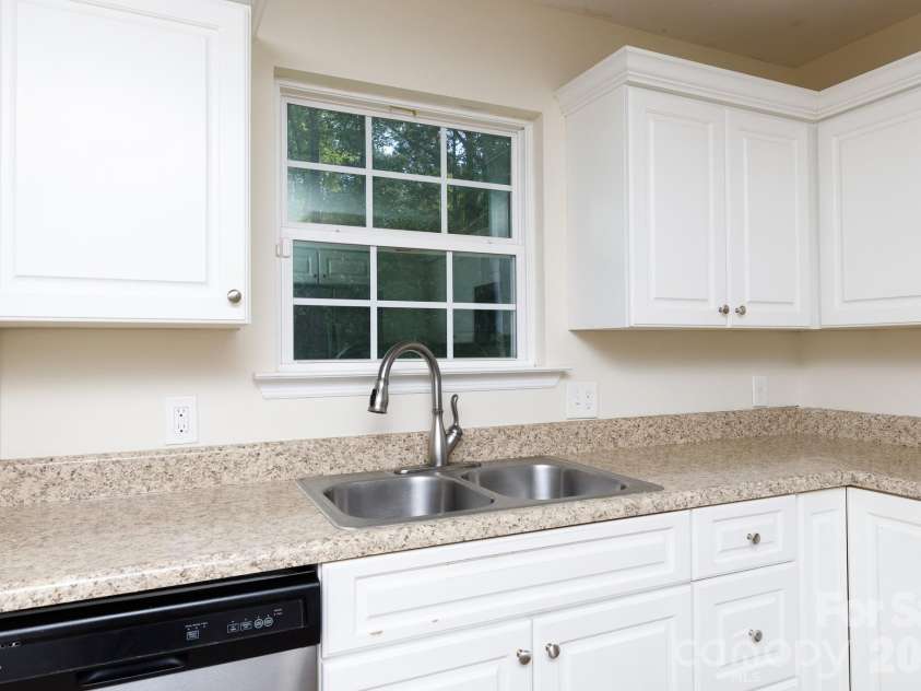 2246 Pacer Drive, Lancaster, SC 29720.  MLS# CAR4424044, YatesRealty ID 51131. 