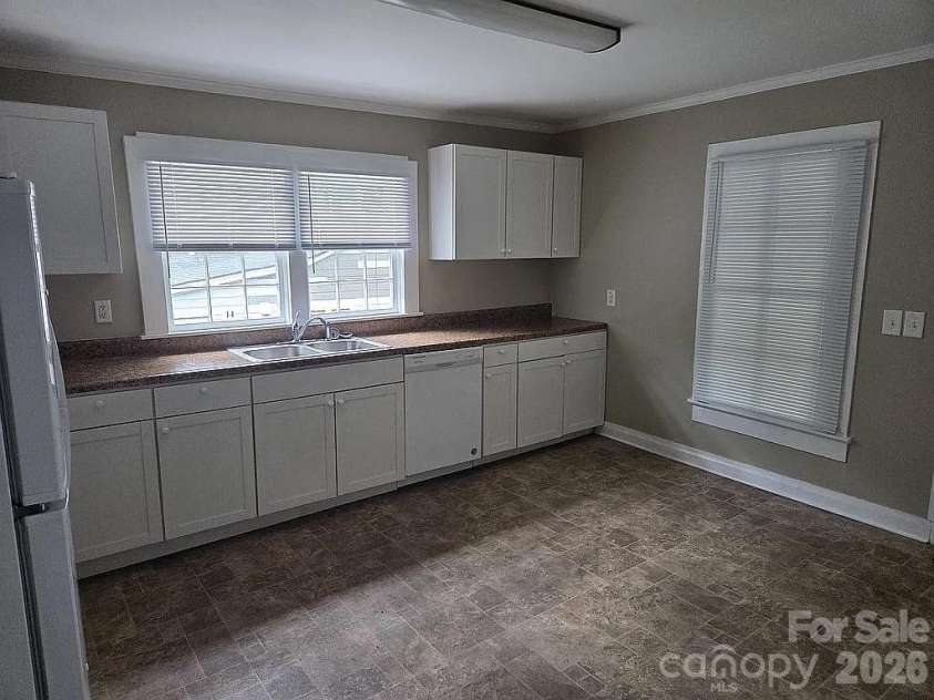 578 Harris Street, Concord, NC 28025.  MLS# CAR4411454, YatesRealty ID 51132. 