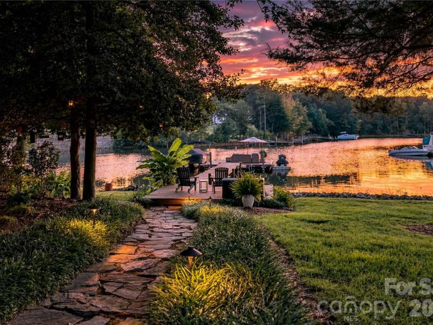 8172 Malibu Pointe Lane, Denver, NC 28037.  MLS# CAR4424504, YatesRealty ID 51133. 
