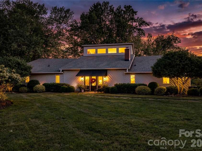 8172 Malibu Pointe Lane, Denver, NC 28037.  MLS# CAR4424504, YatesRealty ID 51133. 