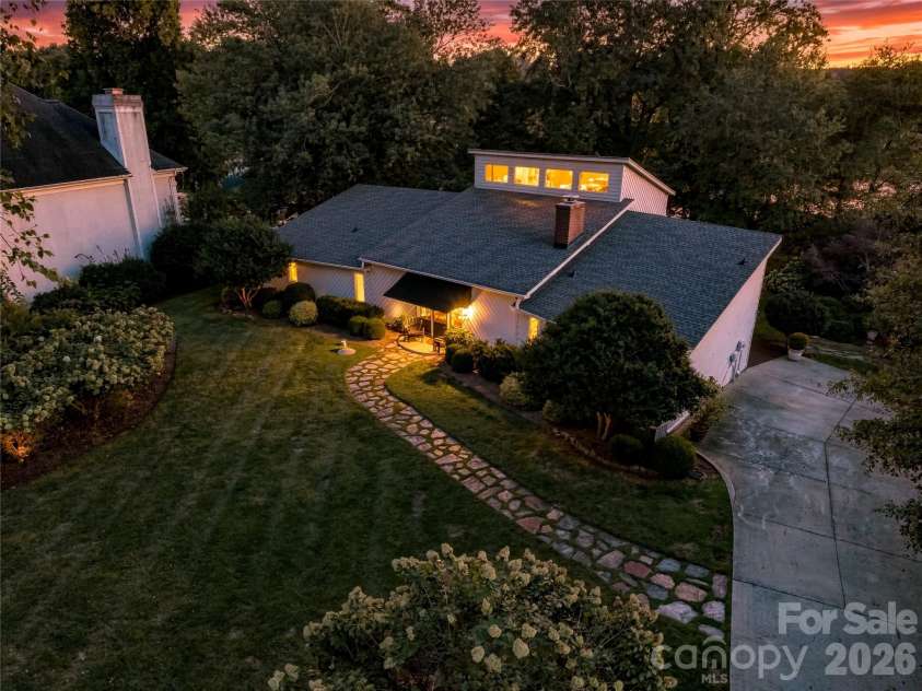 8172 Malibu Pointe Lane, Denver, NC 28037.  MLS# CAR4424504, YatesRealty ID 51133. 