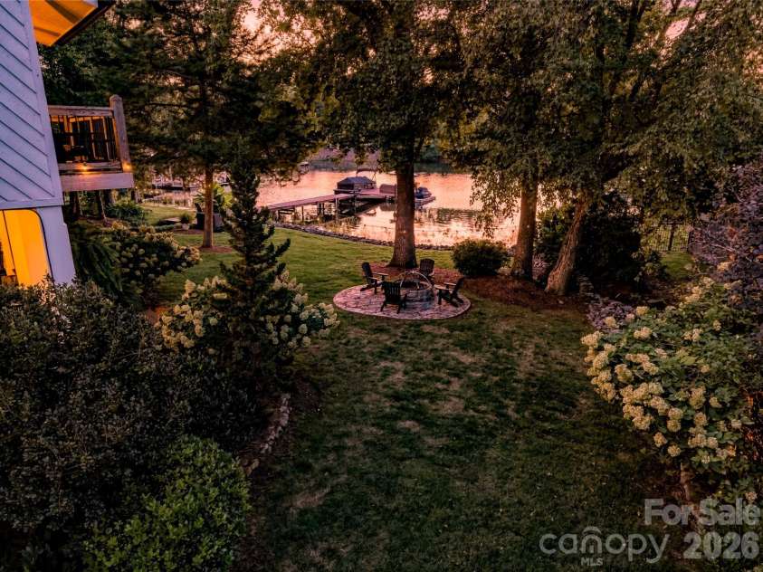 8172 Malibu Pointe Lane, Denver, NC 28037.  MLS# CAR4424504, YatesRealty ID 51133. 