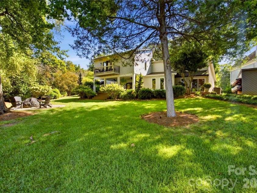 8172 Malibu Pointe Lane, Denver, NC 28037.  MLS# CAR4424504, YatesRealty ID 51133. Beautiful backyard