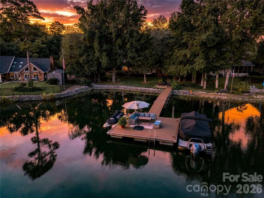 8172 Malibu Pointe Lane, Denver, NC 28037.  MLS# CAR4424504, YatesRealty ID 51133. Catch a sunset most nights