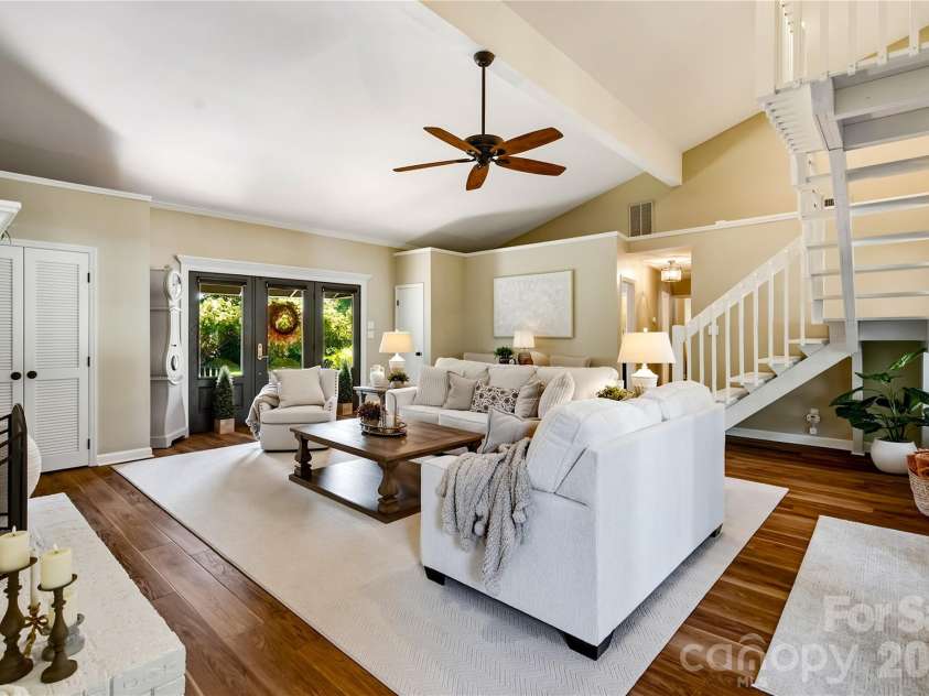 8172 Malibu Pointe Lane, Denver, NC 28037.  MLS# CAR4424504, YatesRealty ID 51133. Wide glass front door lets the light in