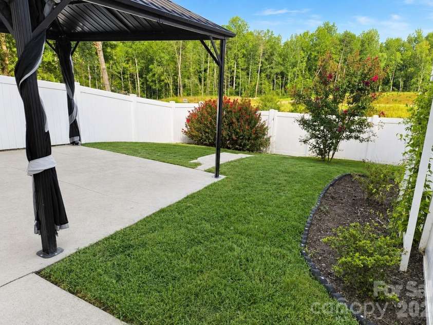 15947 Rose Glenn Lane, Davidson, NC 28036.  MLS# CAR4413679, YatesRealty ID 51134. 