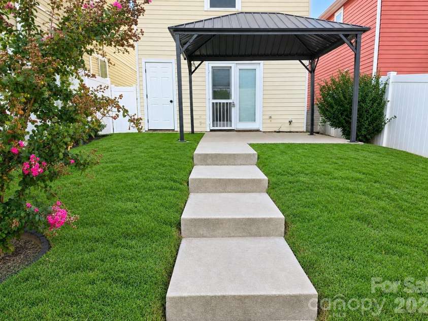 15947 Rose Glenn Lane, Davidson, NC 28036.  MLS# CAR4413679, YatesRealty ID 51134. 