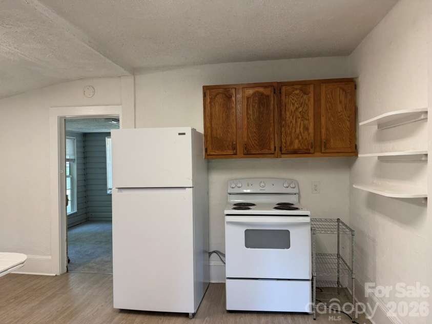 41 Oak Hill Drive, Asheville, NC 28806.  MLS# CAR4384194, YatesRealty ID 51135. Kitchen