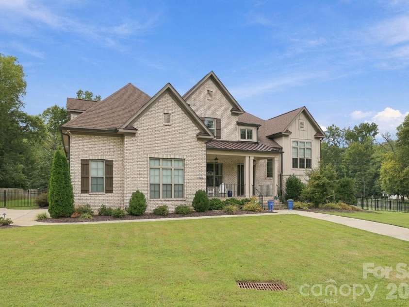 3948 Carmel Acres Drive, Charlotte, NC 28226.  MLS# CAR4425128, YatesRealty ID 51137. 