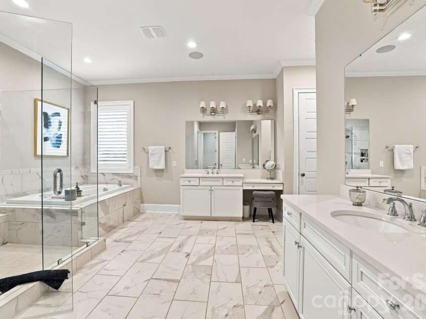 3948 Carmel Acres Drive, Charlotte, NC 28226.  MLS# CAR4425128, YatesRealty ID 51137. 