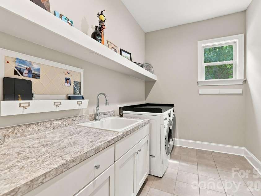 3948 Carmel Acres Drive, Charlotte, NC 28226.  MLS# CAR4425128, YatesRealty ID 51137. 