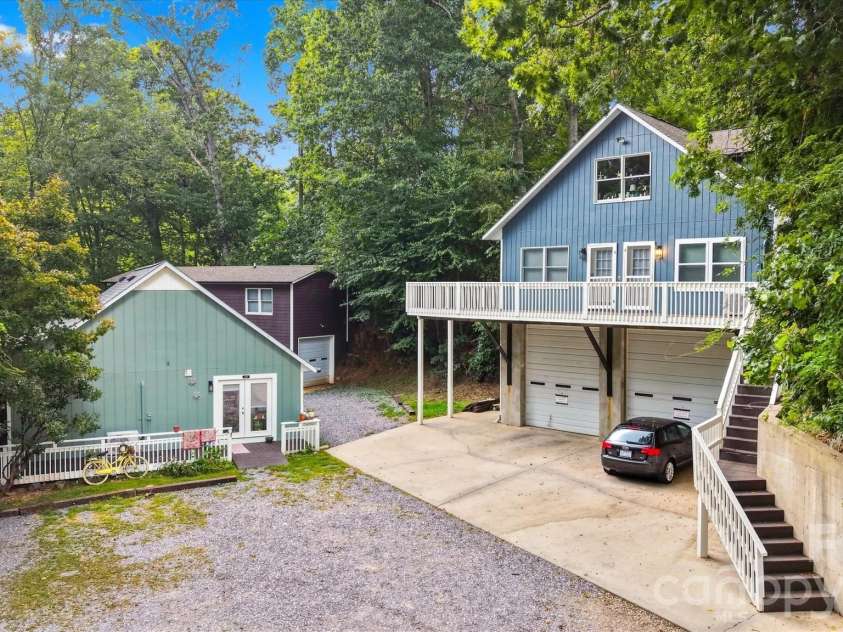 80 Lindsey Lane, Burnsville, NC 28714.  MLS# CAR4425383, YatesRealty ID 51139. 