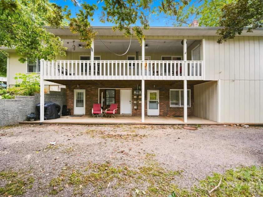 80 Lindsey Lane, Burnsville, NC 28714.  MLS# CAR4425383, YatesRealty ID 51139. 