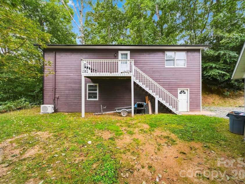 80 Lindsey Lane, Burnsville, NC 28714.  MLS# CAR4425383, YatesRealty ID 51139. 